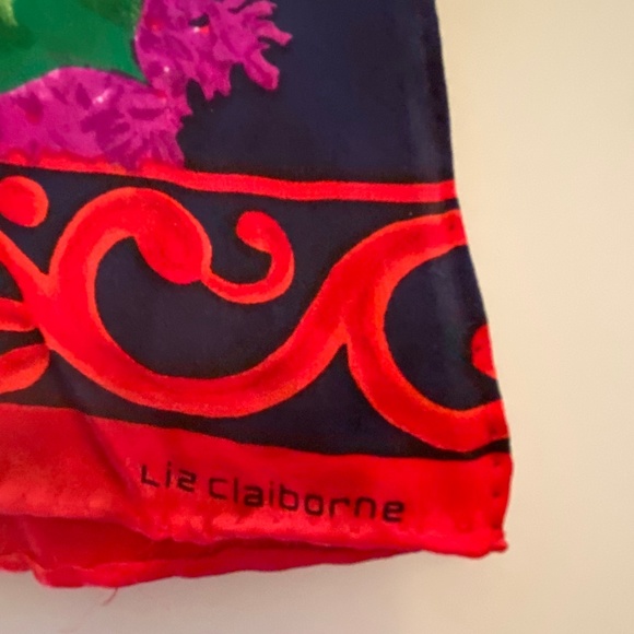 Vintage Liz Claibourne Large Roses Scarf - Picture 2 of 5